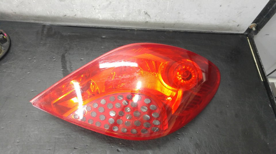 Stop tripla lampa dreapta peugeot 207 wa wc 964998658003 13n004aa