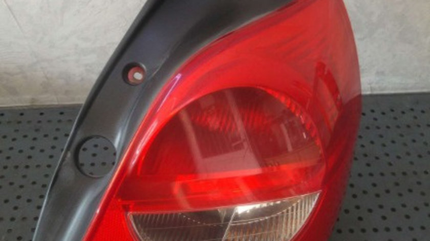 Stop tripla lampa dreapta renault clio 3 89035080