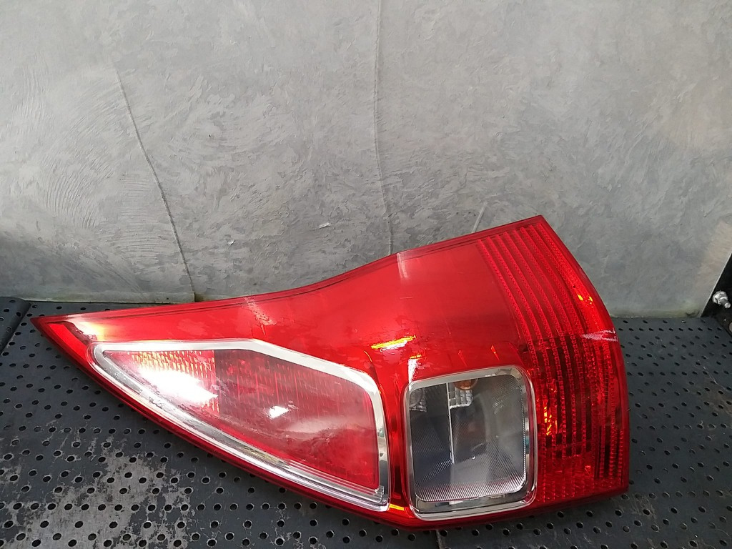 Stop tripla lampa dreapta renault megane 2 break 8200417351