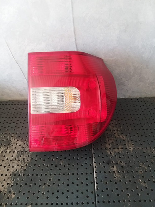 Stop tripla lampa dreapta skoda yeti 5l 5l0945096 5l0945112