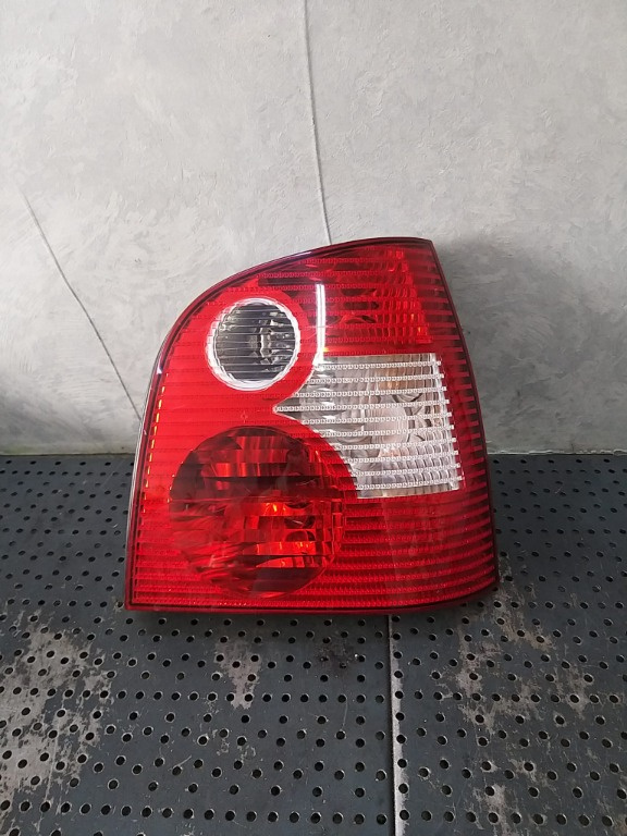 Stop tripla lampa dreapta vw polo 9n 62409r