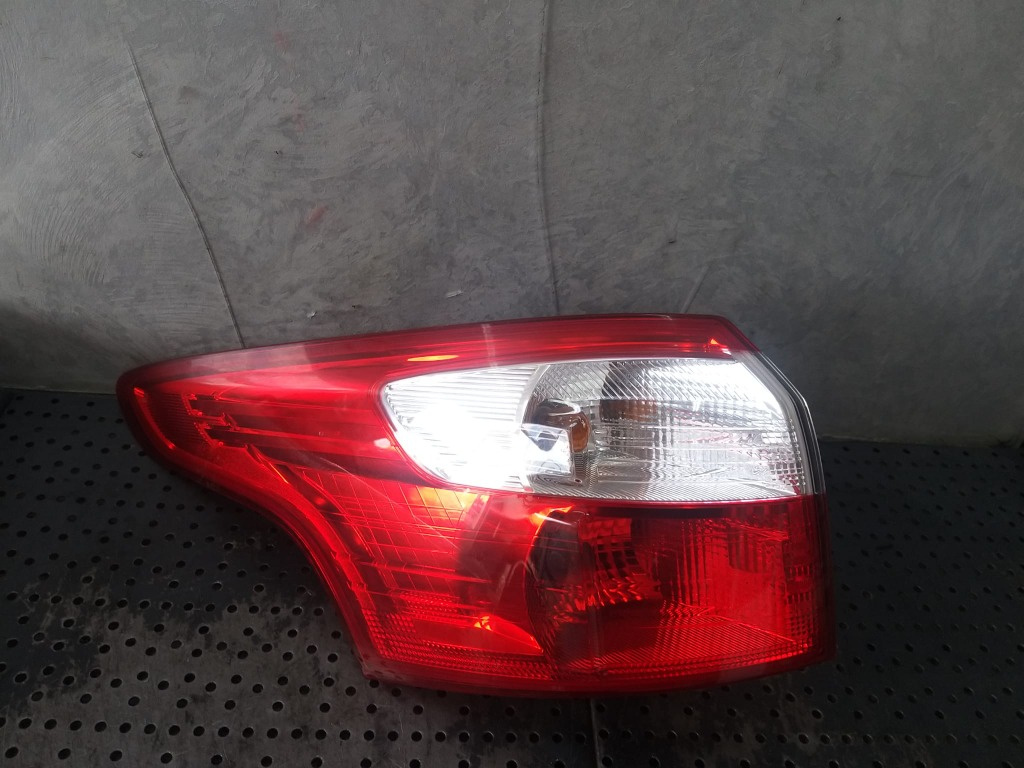 Stop tripla lampa stanga aripa ford focus 3 bm5113405