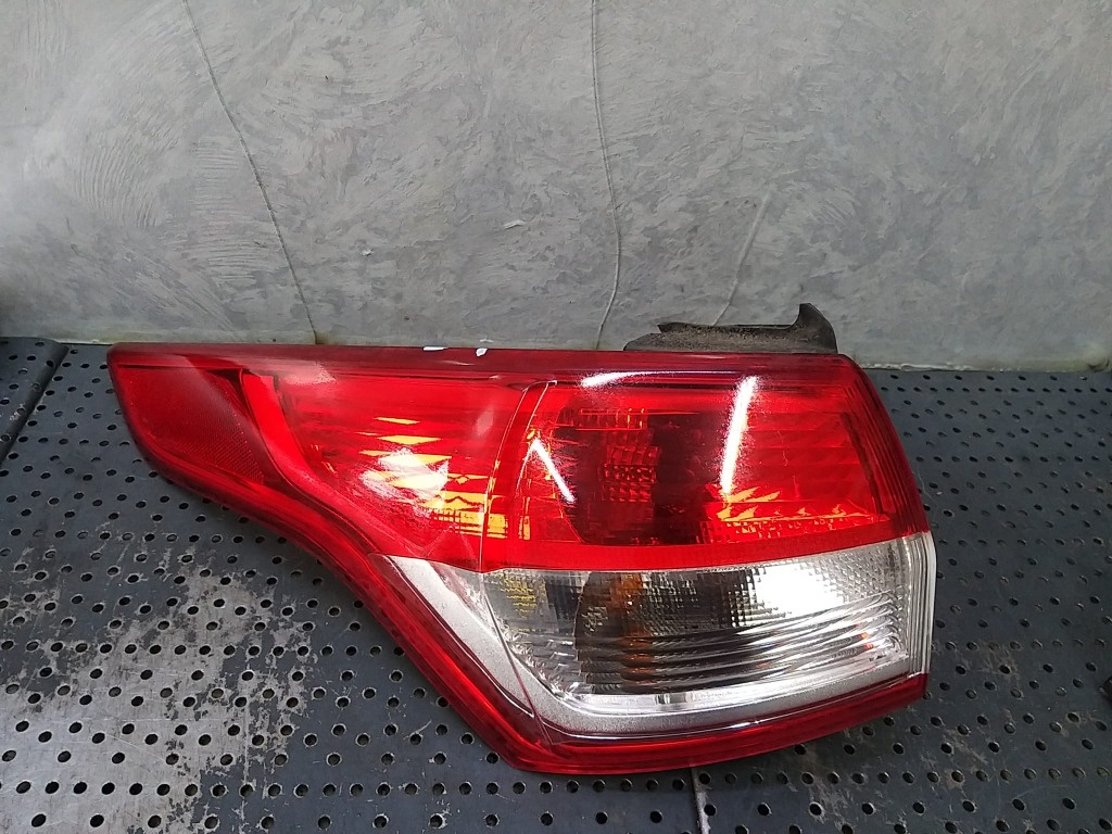 Stop tripla lampa stanga aripa ford kuga 2 dm2 cv4413405ag 90021835