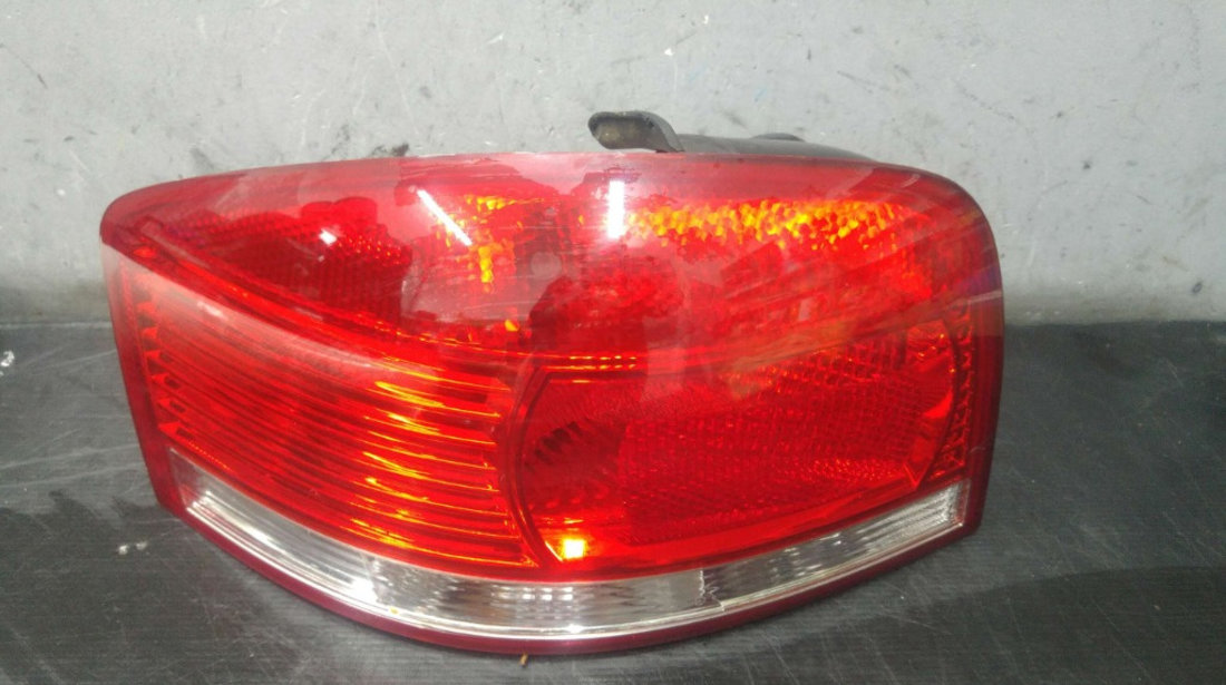 Stop tripla lampa stanga audi a3 8p hatchback 084411955