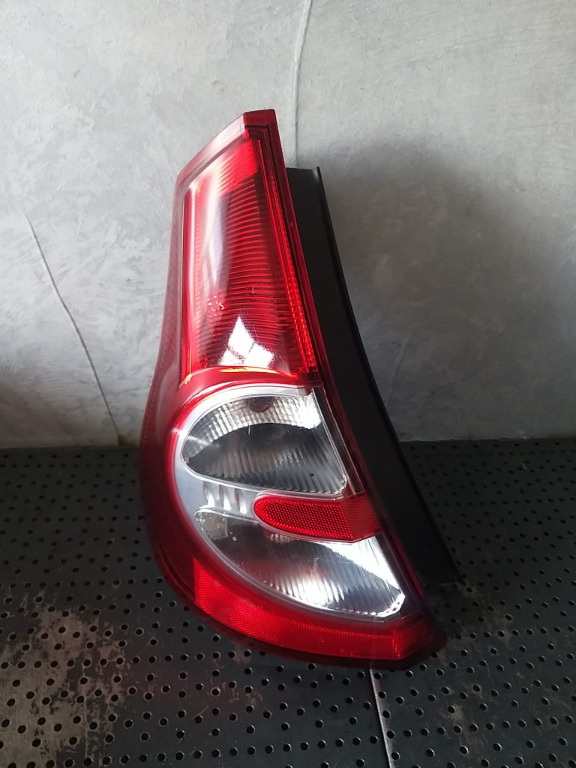 Stop tripla lampa stanga dacia sandero 1 62421001 8200734825
