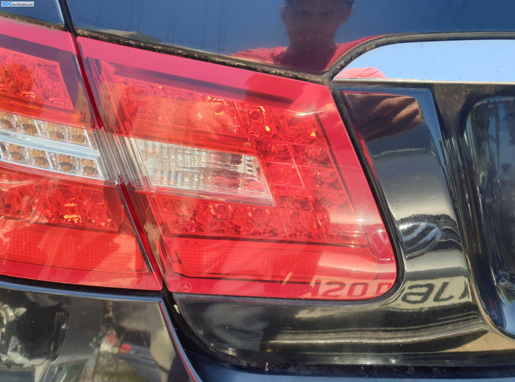 Stop Tripla Lampa Stanga de pe Capota Portbagaj Mercedes Clasa E Class W207 A207 C207 Coupe Cabrio E180 E200 E220 E250 E300 E320 2009 - 2013 [K5571]