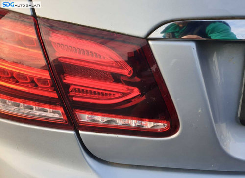 Stop Tripla Lampa Stanga de pe Capota Portbagaj Mercedes Clasa E Class W207 A207 C207 Coupe Cabrio E...