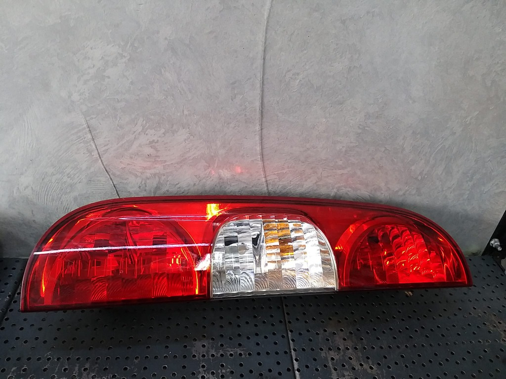 Stop tripla lampa stanga fiat doblo cargo 223 20120999 51755145 20120383