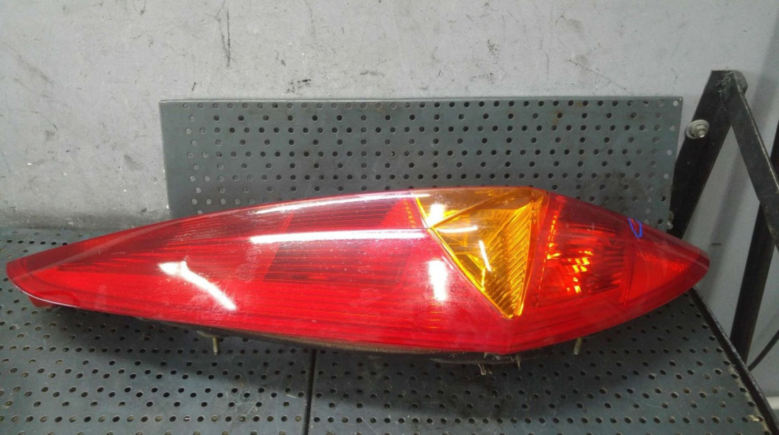 Stop tripla lampa stanga fiat punto 2 286201 286221