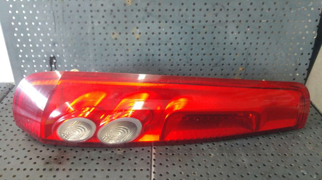Stop tripla lampa stanga ford fiesta 5 jh jd hatchback facelift 6s6113405b