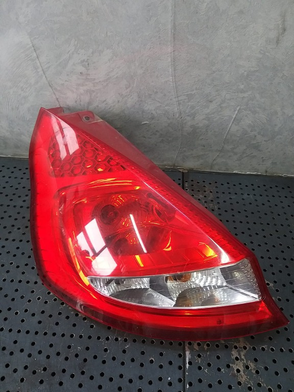 Stop tripla lampa stanga ford fiesta 6 cb1 ccn 8a6113405a