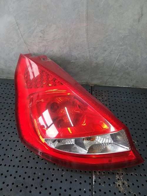 Stop tripla lampa stanga ford fiesta 6 cb1 ccn 8a6113405a