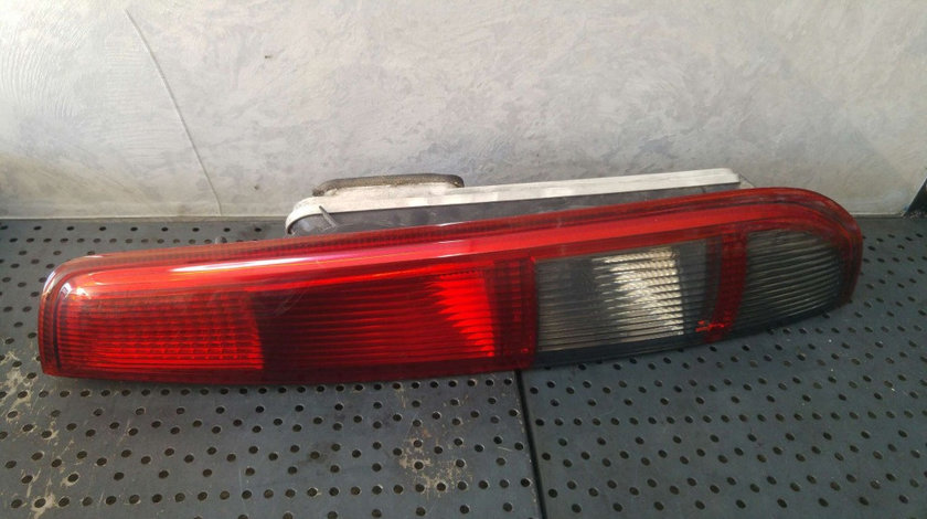 Stop tripla lampa stanga ford focus 2 4m5113n004c