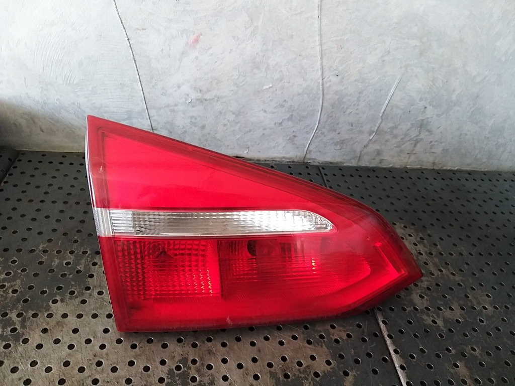 Stop tripla lampa stanga haion ford focus 3 facelift f1eb13a603ba f1eb13a603b