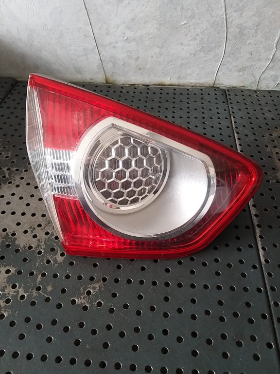 Stop tripla lampa stanga haion ford kuga 1 2zr00954601 8v4113a603ad