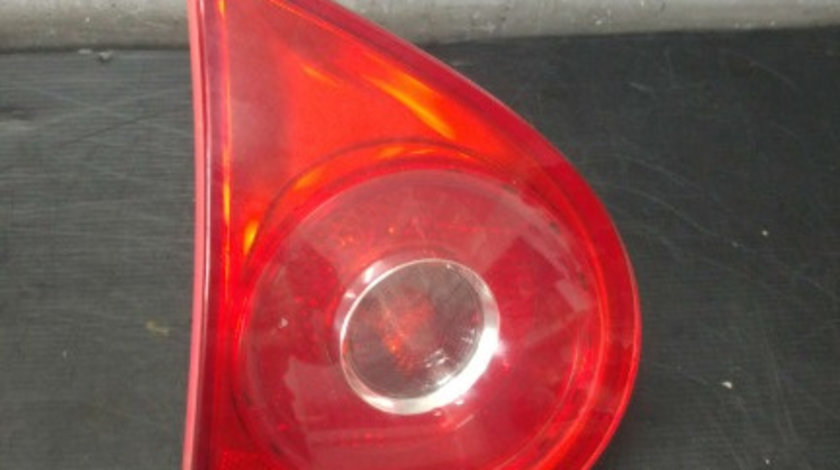 Stop tripla lampa stanga haion vw golf 5 1k 28509004 285001