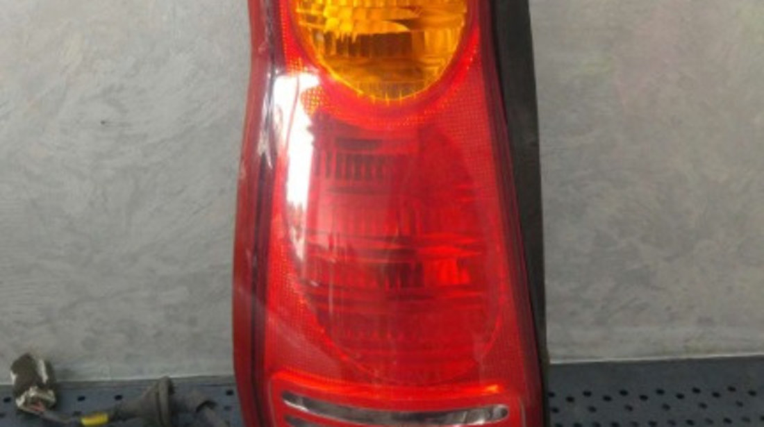 Stop tripla lampa stanga hyundai matrix fc 92401170