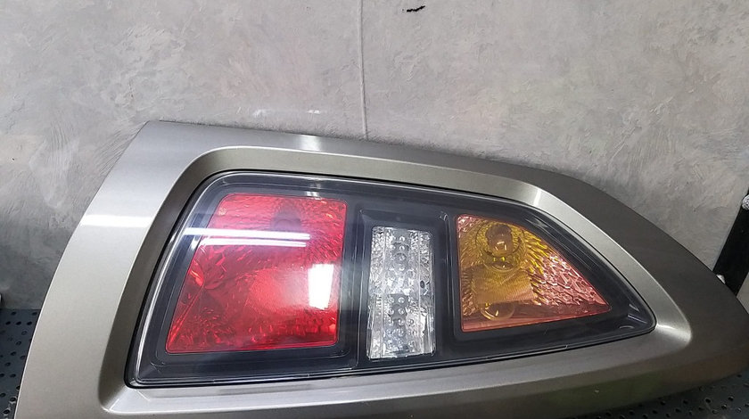 Stop tripla lampa stanga kia soul 924012k0l