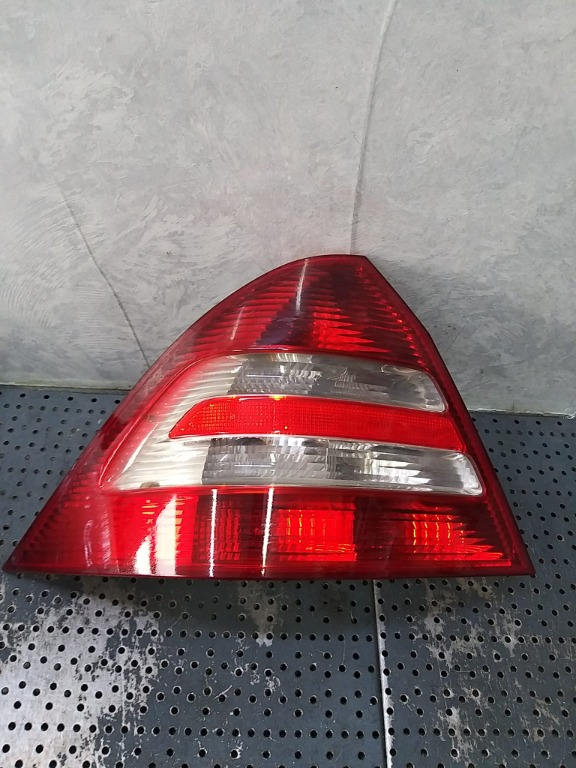 Stop tripla lampa stanga mercedes c class w203