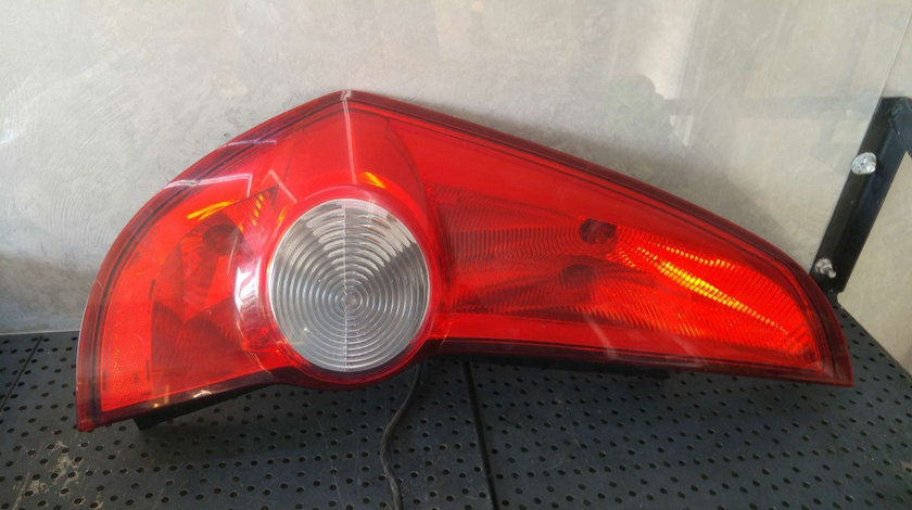 Stop tripla lampa stanga opel agila b 89071595