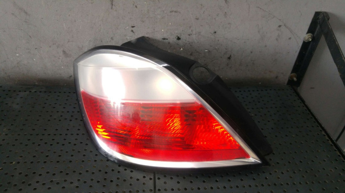 Stop tripla lampa stanga opel astra h a04 24451835 00865301