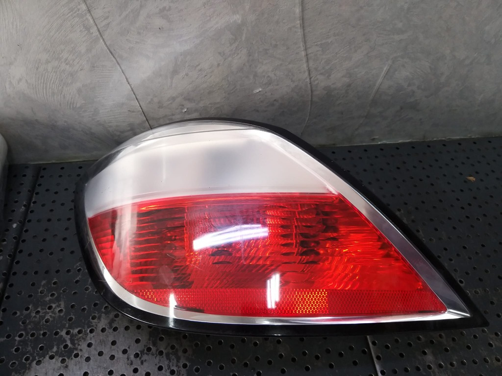 Stop tripla lampa stanga opel astra h a04 342691834 24451835 00865301