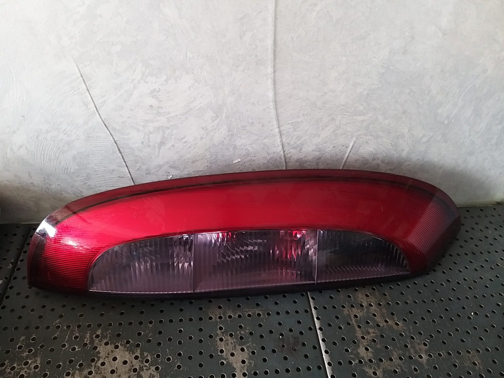 Stop tripla lampa stanga opel corsa c x01 09114336 89302171