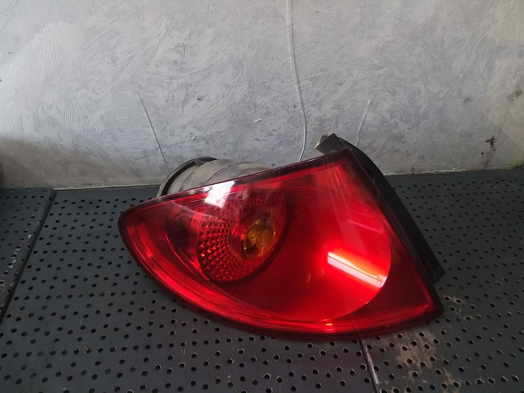Stop tripla lampa stanga seat toledo 3 5p 5p5945095b 5p5945111
