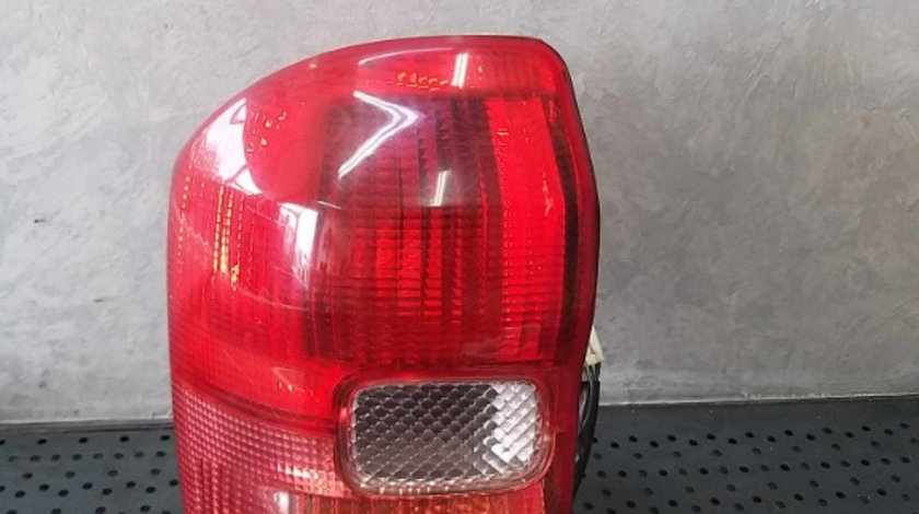 Stop tripla lampa stanga toyota rav 4 a2 e139800