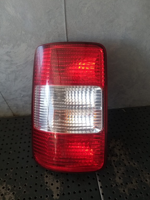 Stop tripla lampa stanga vw caddy 3 2k0945111a 2k0945257a 4vex13n005ab