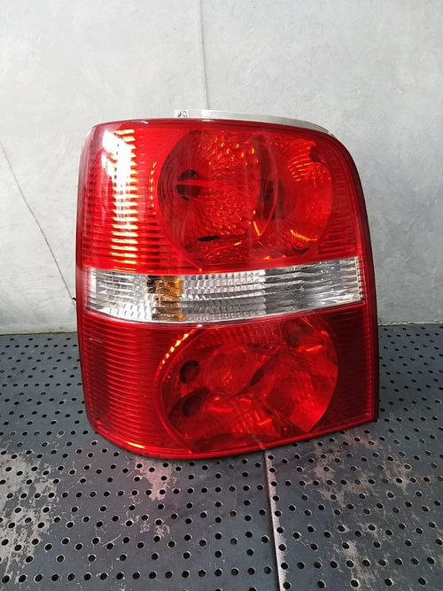 Stop tripla lampa stanga vw touran 1t 1t0945095 1t0945111