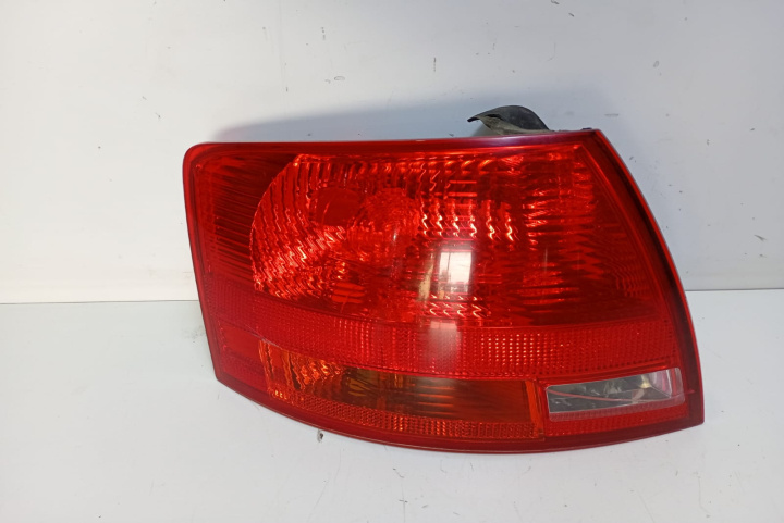 Stop tripla stanga cu mica fisura 8E9945095E Audi A4 B7 [2004 - 2008]