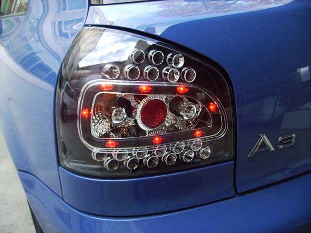 STOPURI CU LED AUDI A3 FUNDAL NEGRU -COD RA01LLB