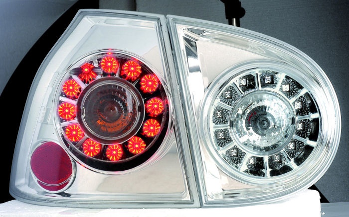 STOPURI CU LED VW GOLF 5 FUNDAL CROM -COD FKRLXLVW077