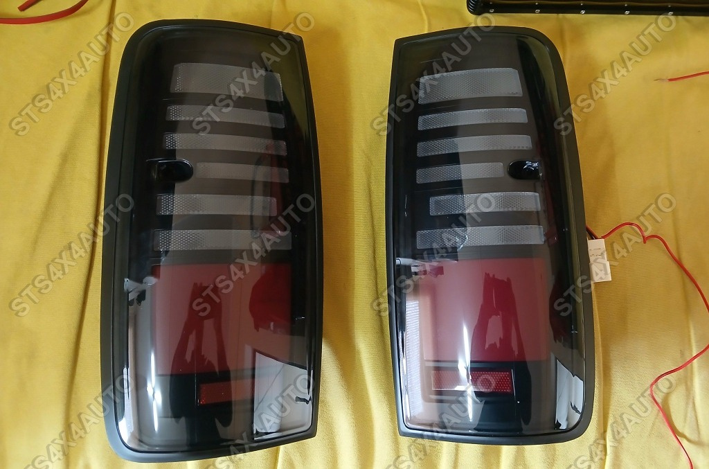 STOPURI LED CU DYNAMIC SEMNALIZARE PENTRU TOYOTA LAND CRUISER FJ80 LC80 1990-1997 SMK [V3]