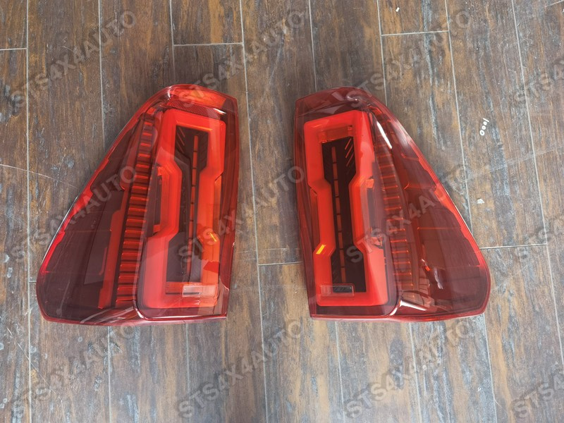 STOPURI LED CU DYNAMIC SEMNALIZARE TOYOTA HILUX REVO 2016-2022 RC [V9]