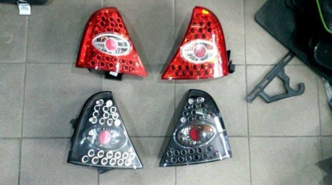 Stopuri / Triple LED Renault Clio 2 II RED . BLACK 98-01 LICHIDARE