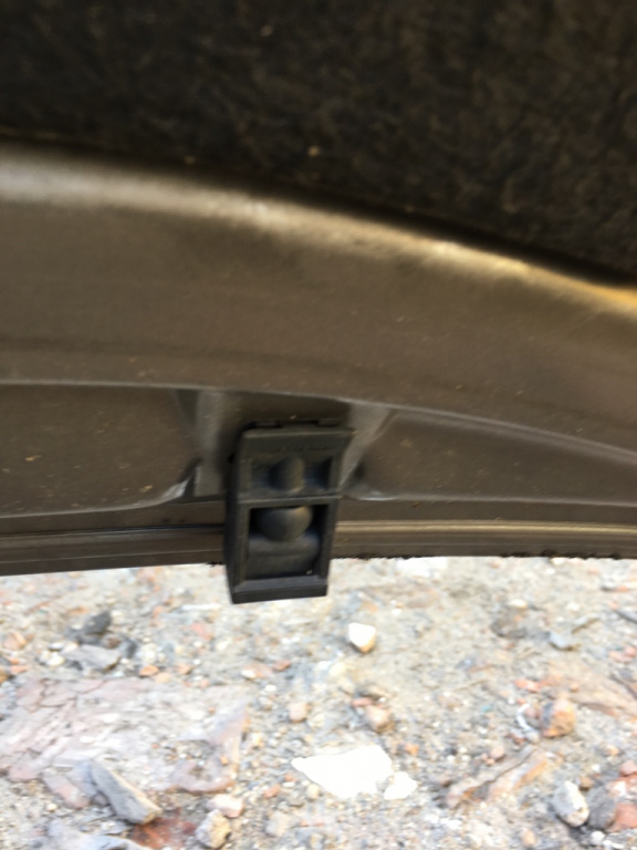 Stropitor dreapta parbriz Seat Ibiza 3 [2002 - 2006] Hatchback 3-usi 1.4 MT (75 hp) IV (6L1)