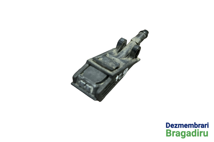 Stropitor parbriz dreapta Volkswagen VW Golf 4 [1997 - 2006] Hatchback 5-usi 1.4 MT (75 hp) Cod motor AXP