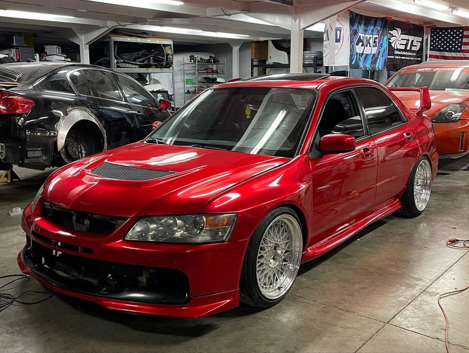 Subaru Impreza WRX transformat in Mitsubishi Lancer Evolution