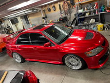 Subaru Impreza WRX transformat in Mitsubishi Lancer Evolution