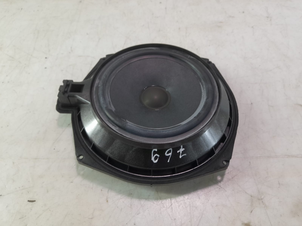 Subwoofer 6929100-01 BMW Seria 5 E60/E61 [facelift] [2007 - 2010] 2.0 d N47D20O0