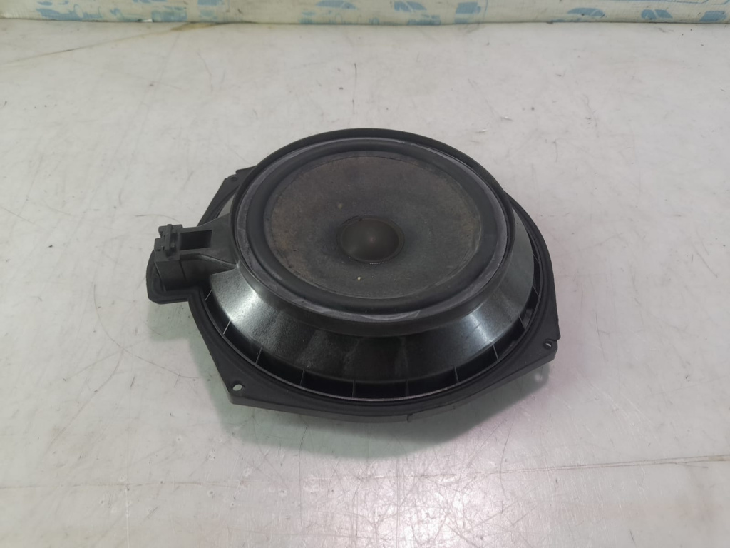 Subwoofer 6929100-01 BMW Seria 5 E60/E61 [facelift] [2007 - 2010] 2.0 d N47D20O0