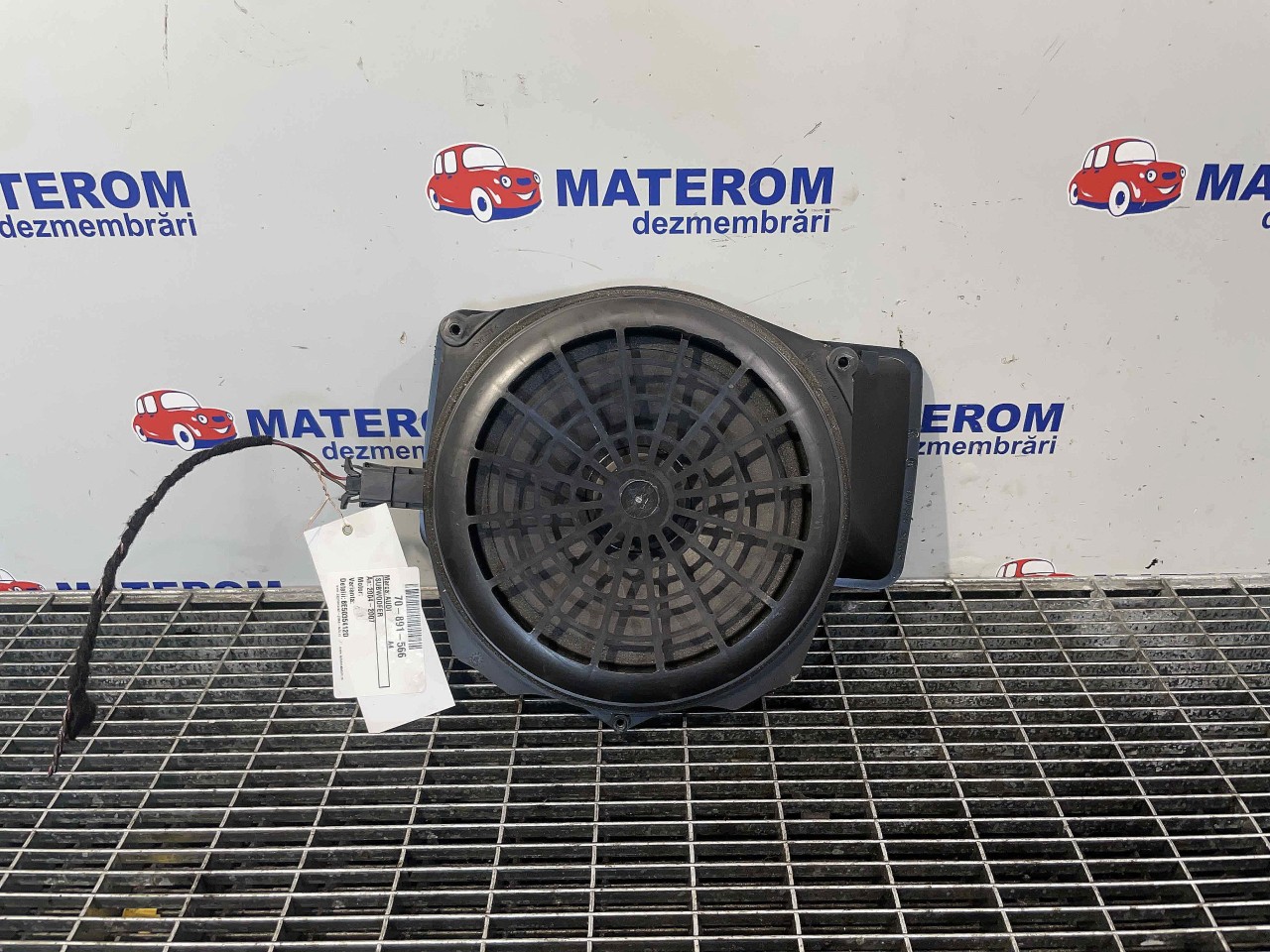 SUBWOOFER AUDI A4 - - (2004 2007)