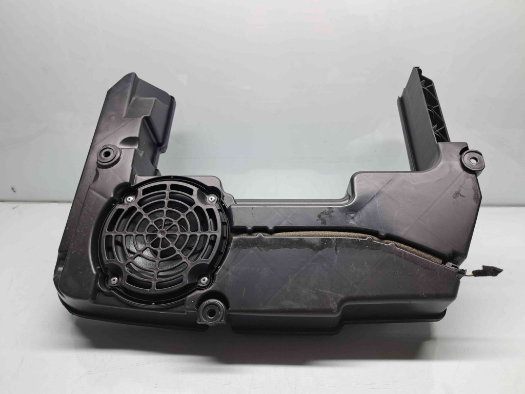 Subwoofer Audi A4 (8K5, B8) Avant [Fabr 