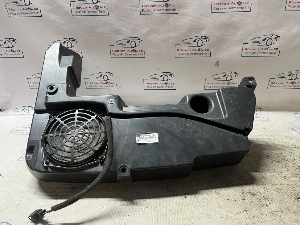 Subwoofer Audi A5 2011, 8T8035382