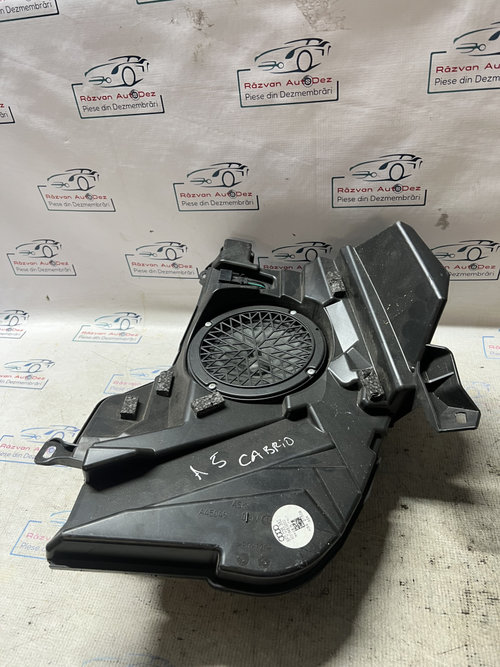 Subwoofer Audi A5 Cabrio 2010, 8F0035382