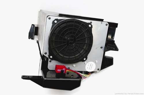 Subwoofer auto AUDI A3 (8L1) [ 1996 - 2006 ] 1.6 (AVU, BFQ) 75KW|102HP VAG OEM 8L0035381G