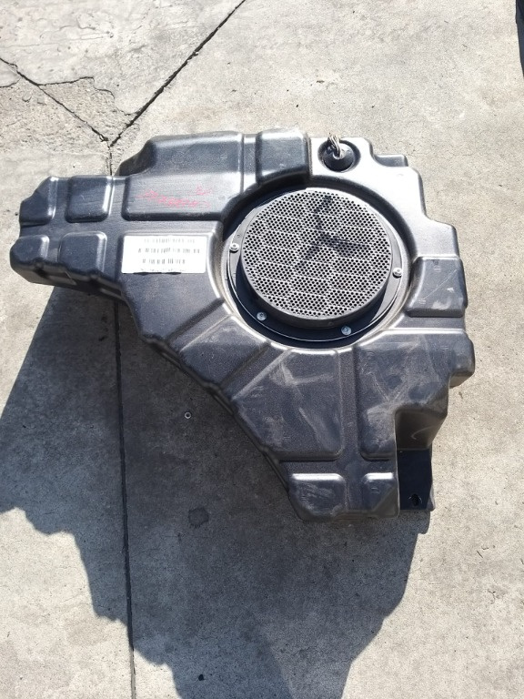 Subwoofer boxa jeep grand cherokee 4 wk wk2 05064610a 05064610ac