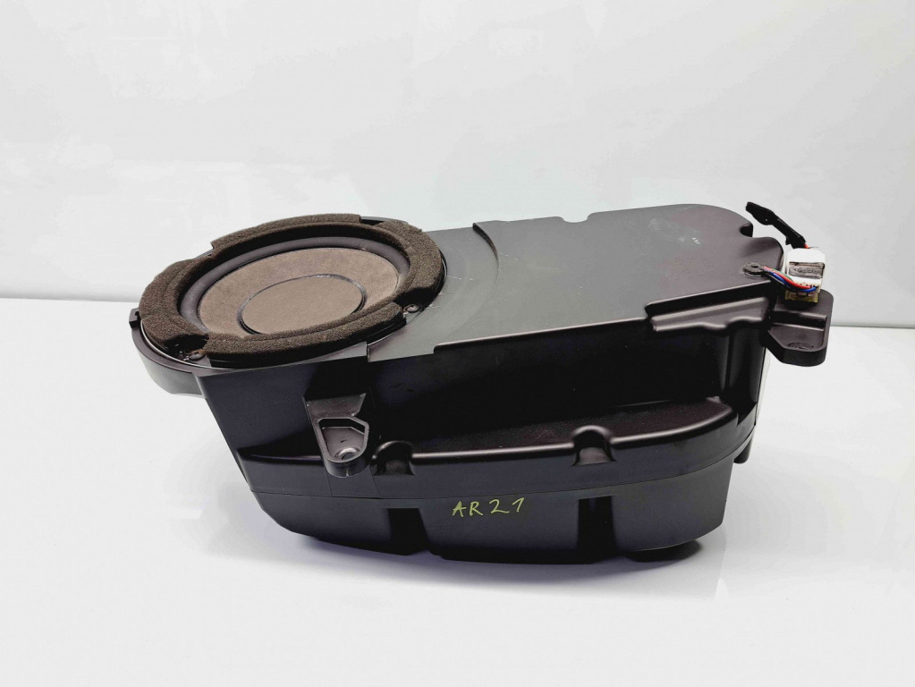 Subwoofer Hyundai Santa Fe 2 (CM) [Fabr 2005-2012] 96350-2B600